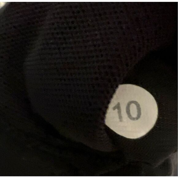 Lululemon Rise & Run Sports Bra Size 10 - Picture 5 of 6